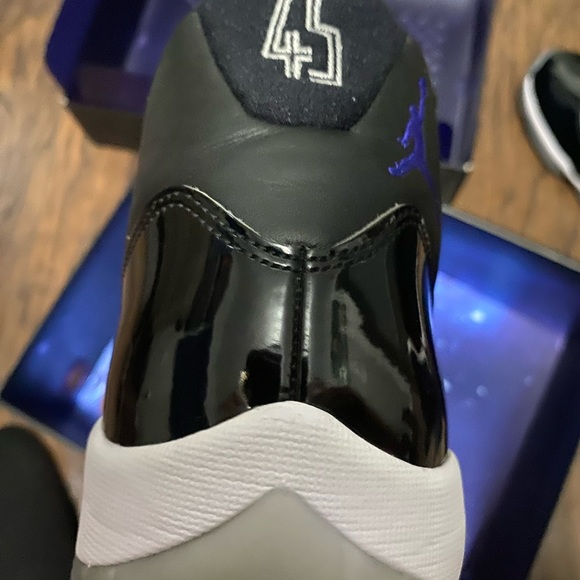 Jordan 11 Space Jam - Picture 4 of 7